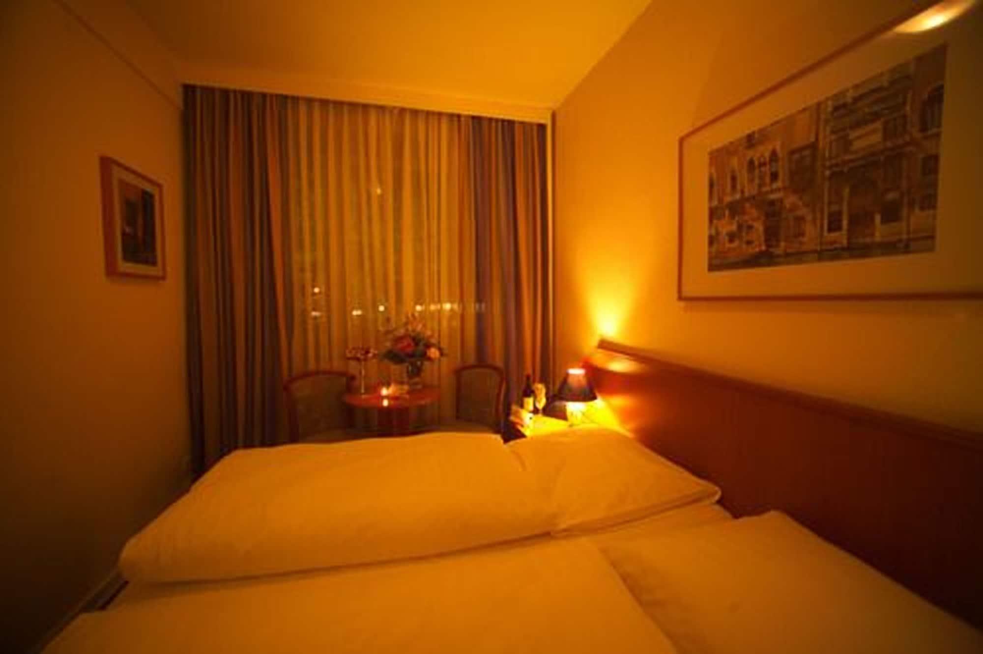 Hotel Mercedes/Centrum Hamburg Eksteriør bilde